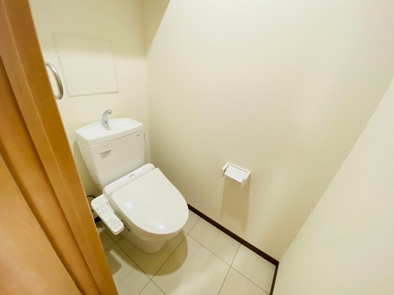 トイレ　※別部屋の写真です