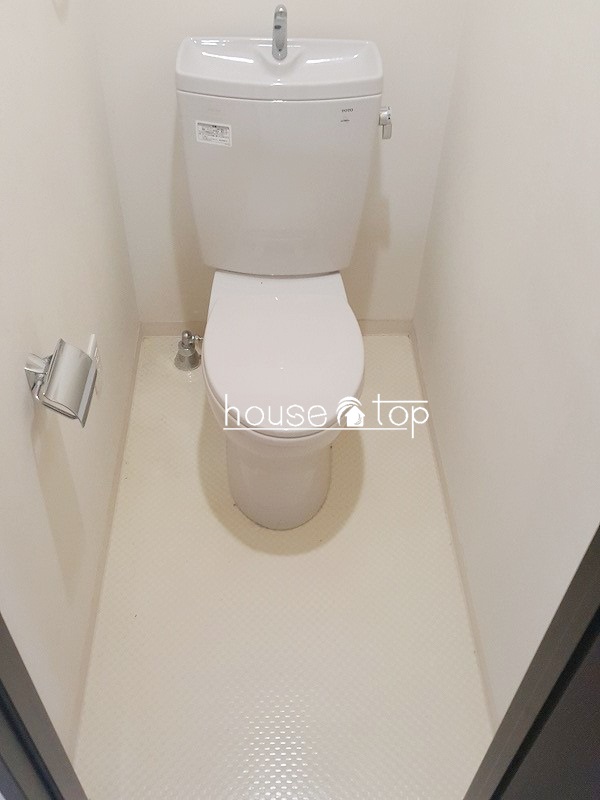 トイレ　水廻りも綺麗にリフォーム済みです！