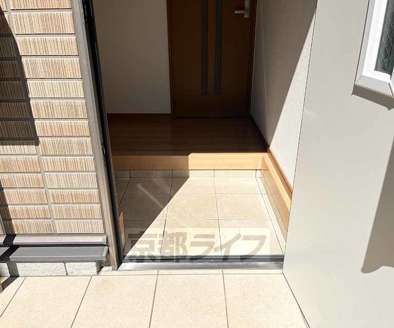 玄関　出入りに十分なスペースを確保した玄関です。