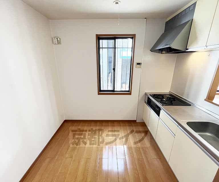 その他部屋・スペース　動きやすいスペースを確保したキッチンスペースです。