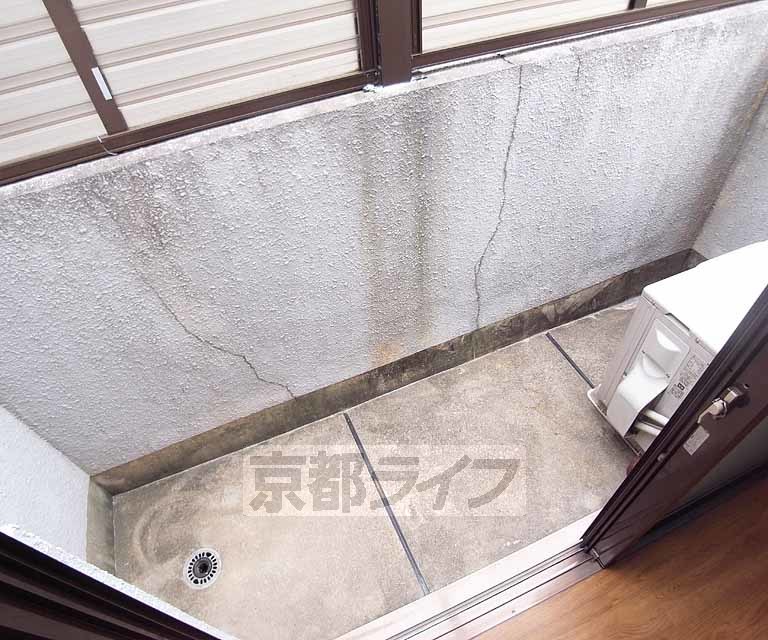 バルコニー　洗濯物も干せますね。