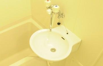 洗面設備　設備・仕様は号室により異なる為、現況を優先致します。