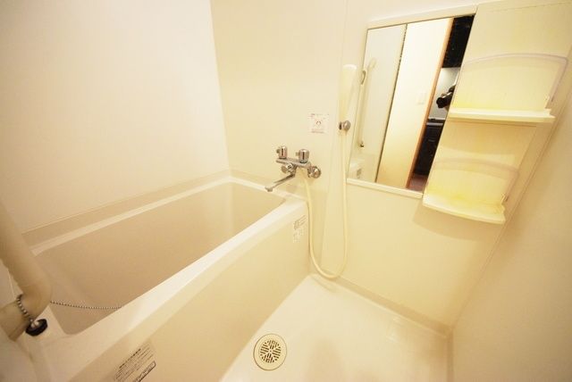 バス・シャワールーム　バスルーム