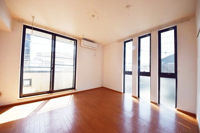 居室・リビング　明るいお部屋