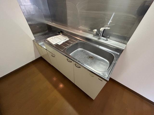 キッチン　コンパクトなキッチンで掃除もラクラク