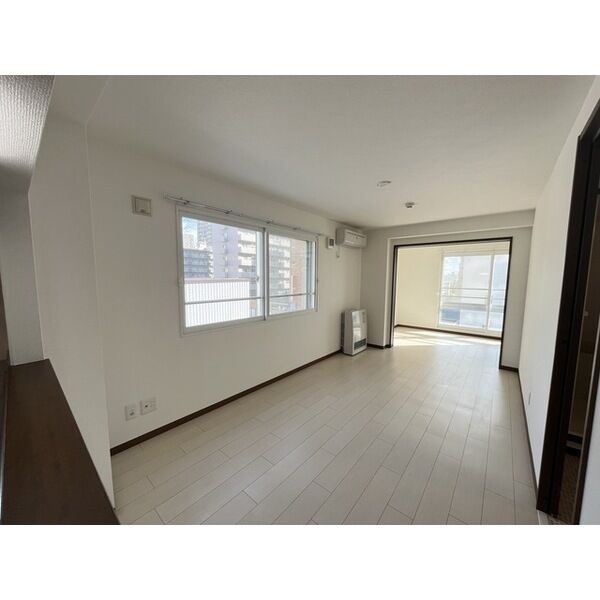 居室・リビング　※他号室のお写真です。