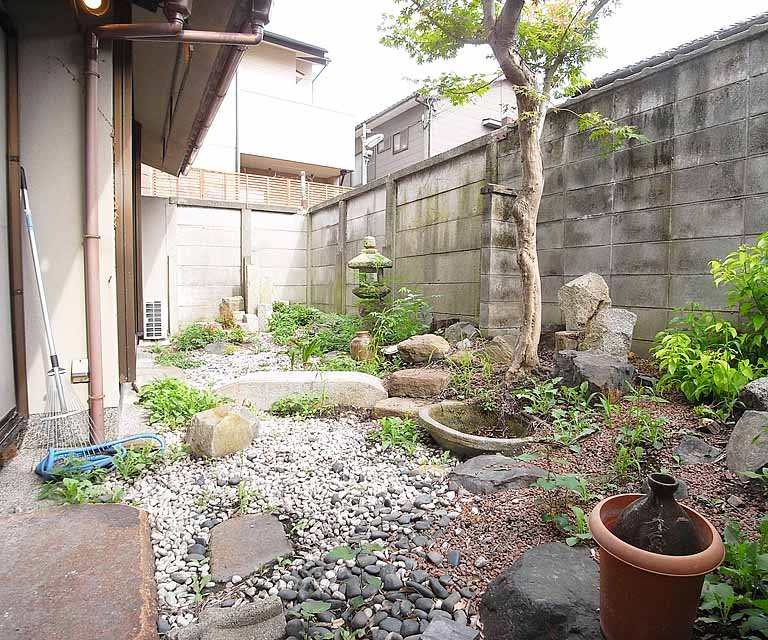 バルコニー　お庭の手入れが大好きな方へ。