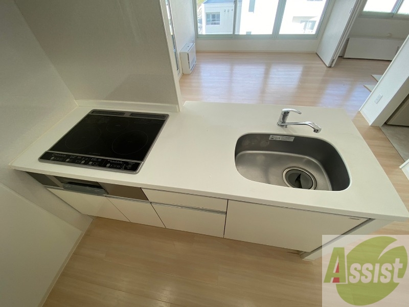 キッチン　こちらはキッチン。調理スペースもあり使いやすそうです。