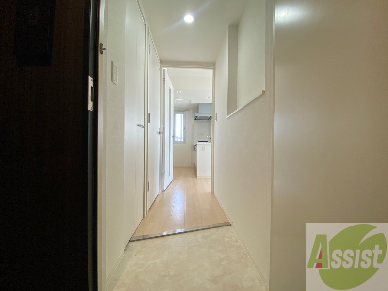 玄関　玄関の様子です。明るい印象ですね。気分もあがりそう。