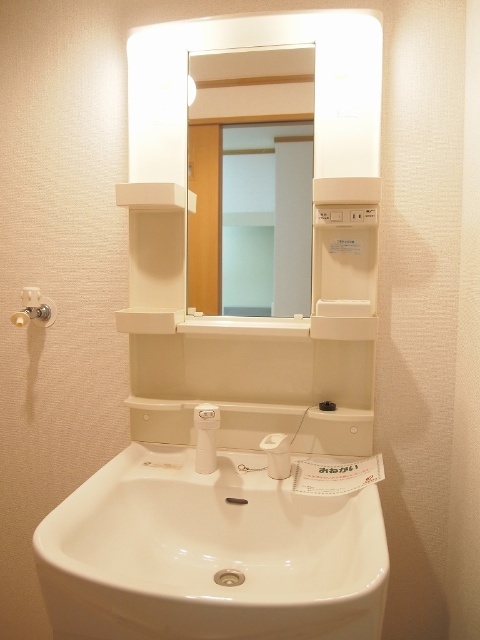 収納　クローゼットスタイルの収納スペースです