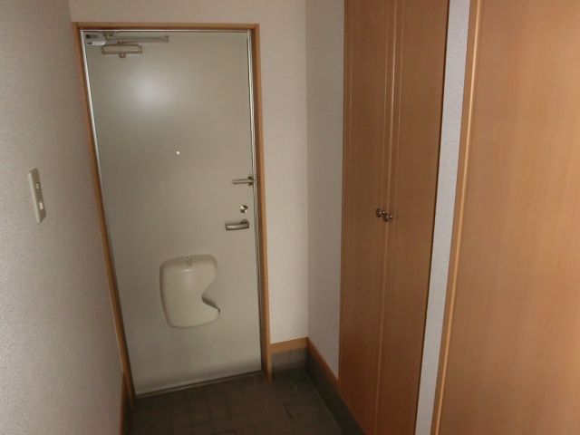 その他設備　下駄箱完備の玄関スペースです