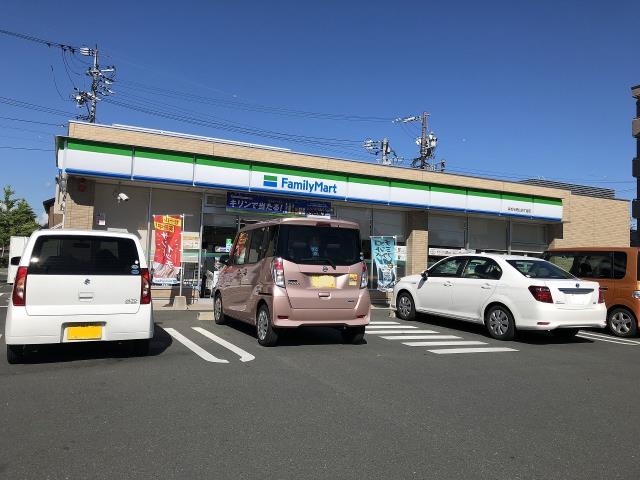 コンビニ　ファミリーマート（コンビニ）まで495m