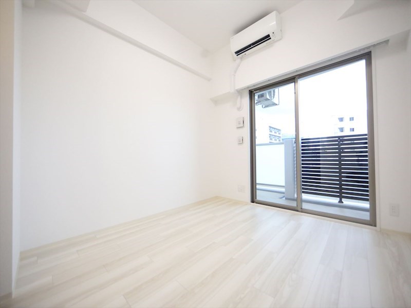 バルコニー　洋室6帖　エアコン完備　バルコニー