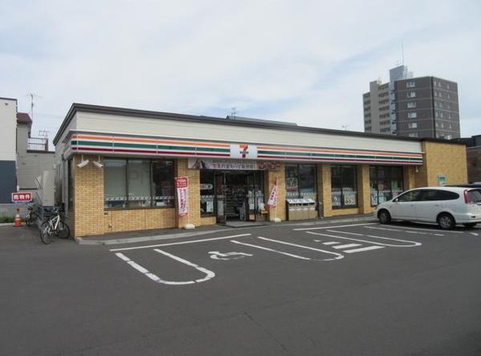 コンビニ　セブンイレブン　札幌北18条東16丁目店（コンビニ）まで400m