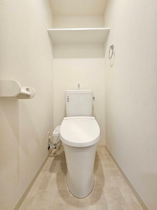 トイレ　温水洗浄便座