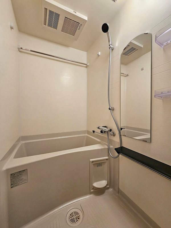 バス・シャワールーム　浴室乾燥機付き