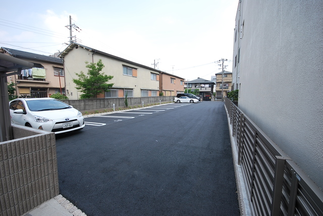 駐車場　敷地内駐車場