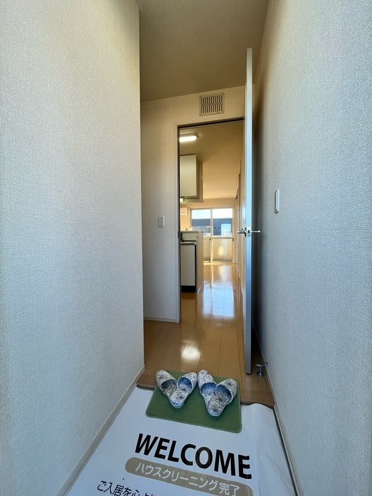 玄関　トールタイプのシューズボックス付き