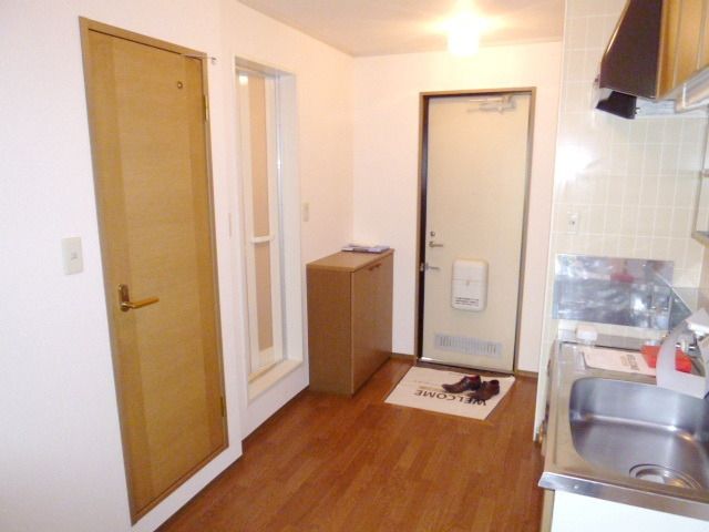 玄関　～下駄箱付きの玄関です～