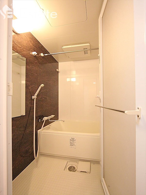 バス・シャワールーム　バスルーム