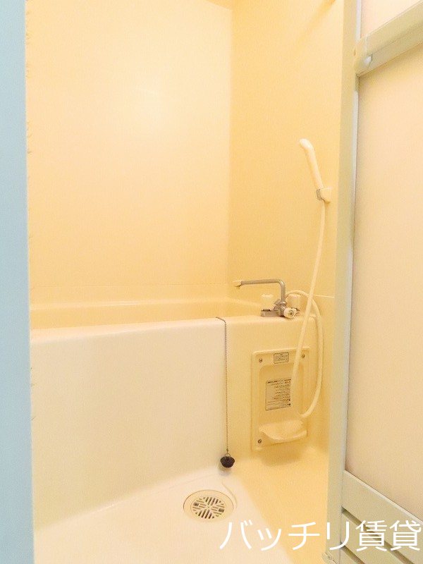バス・シャワールーム　同型タイプの為、現状を優先致します。