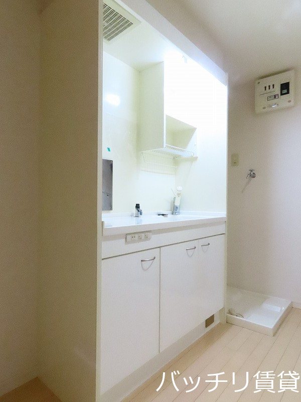 キッチン　同型タイプの為、現状を優先致します。