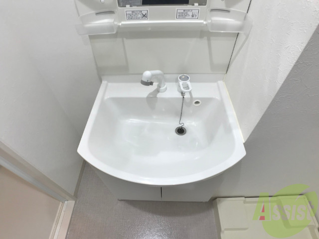 洗面設備　忙しい朝の味方、独立洗面台があるのは嬉しいですね。