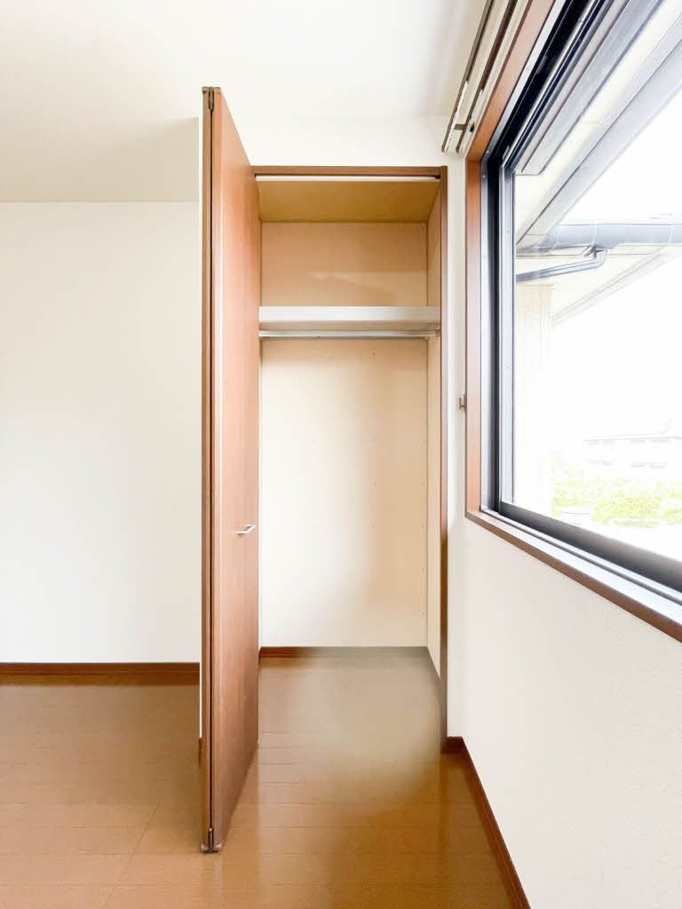 収納　クローゼットです。（ハンガーパイプ付き）
