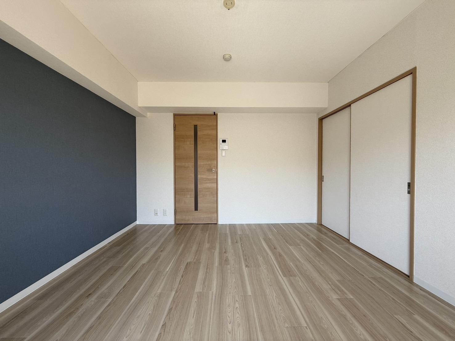 居室・リビング　フローリング８帖の洋室です