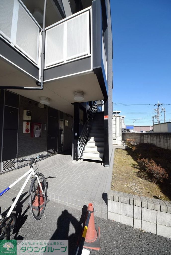 エントランス　駐車場