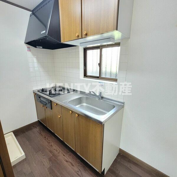 キッチン　コンパクトなキッチンで掃除もラクラク