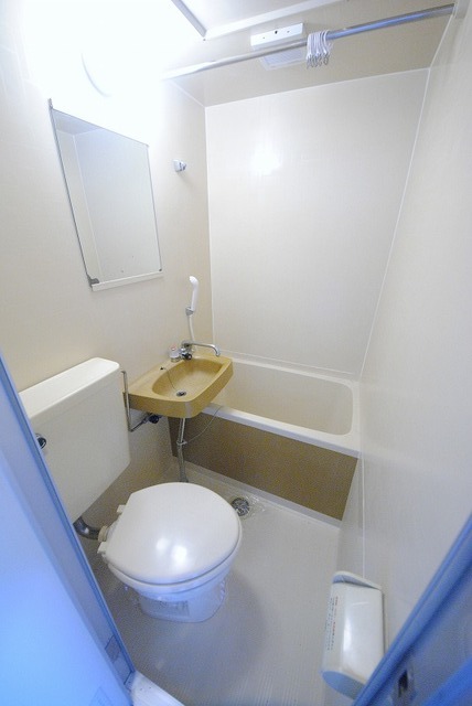 バス・シャワールーム　写真は２０３号室