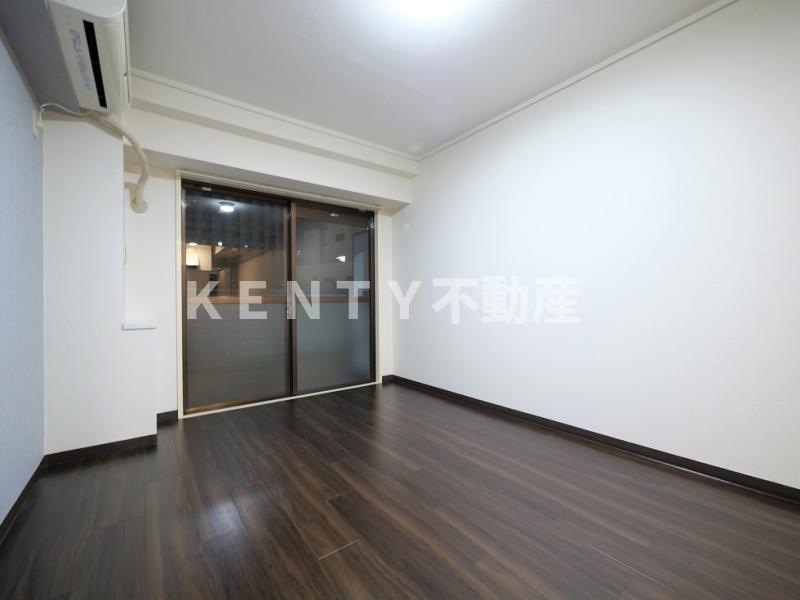 その他部屋・スペース　開放的な寝室です