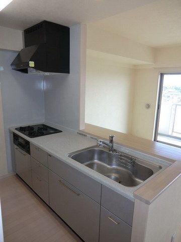 キッチン　同建物同タイプ間取参考写真です