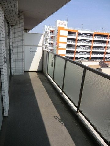 バルコニー　同建物同タイプ間取参考写真です