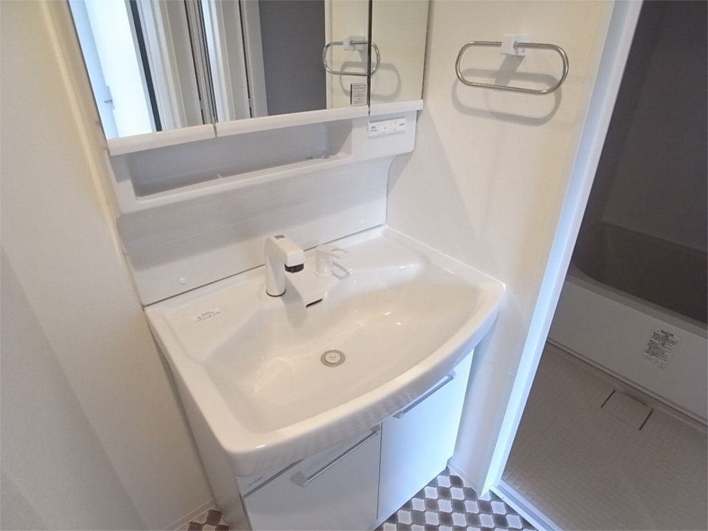 洗面設備　洗面台付きで朝も楽々☆