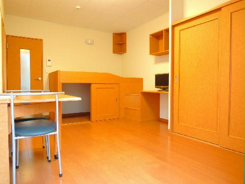 居室・リビング　家具・家電付きのお部屋です！