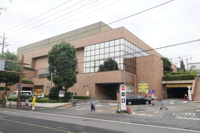 図書館　川崎市立宮前図書館（図書館）まで950m