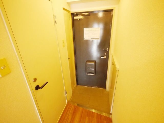 玄関　※別部屋参考写真です