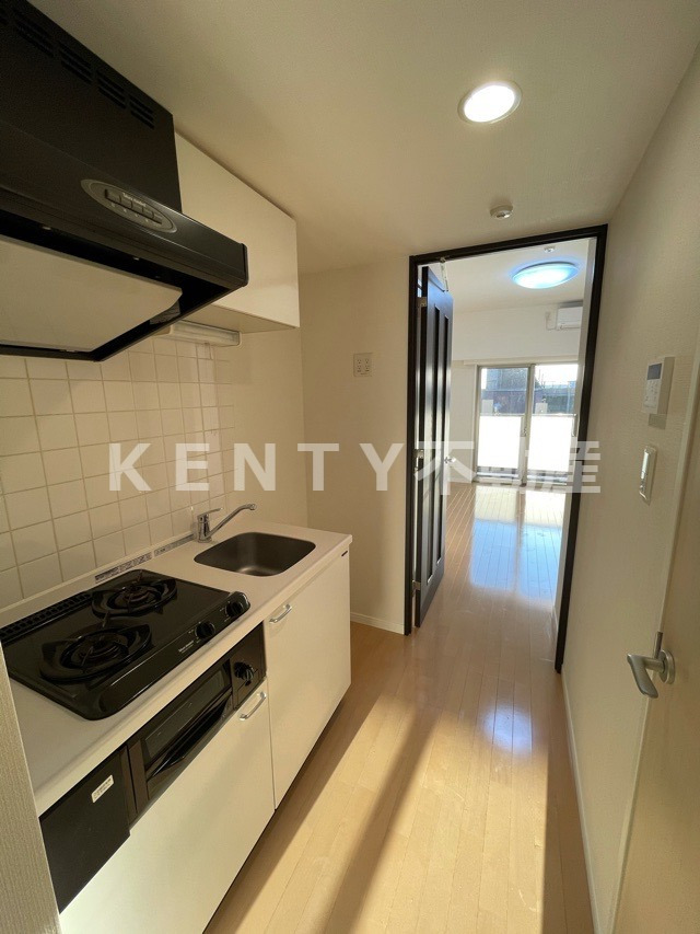 キッチン　コンパクトなキッチンで掃除もラクラク