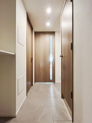 玄関　※別部屋参考写真