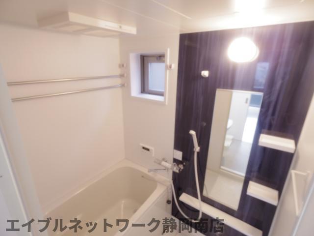 バス・シャワールーム　日々の疲れを癒すお風呂付です