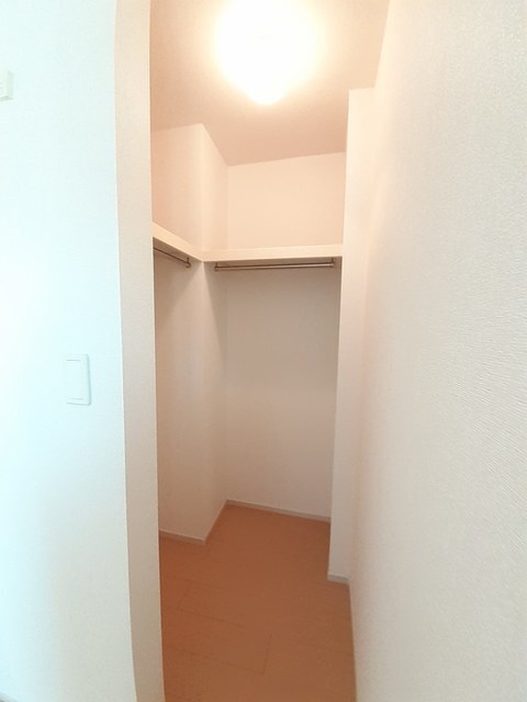 収納　ウォークインクローゼット