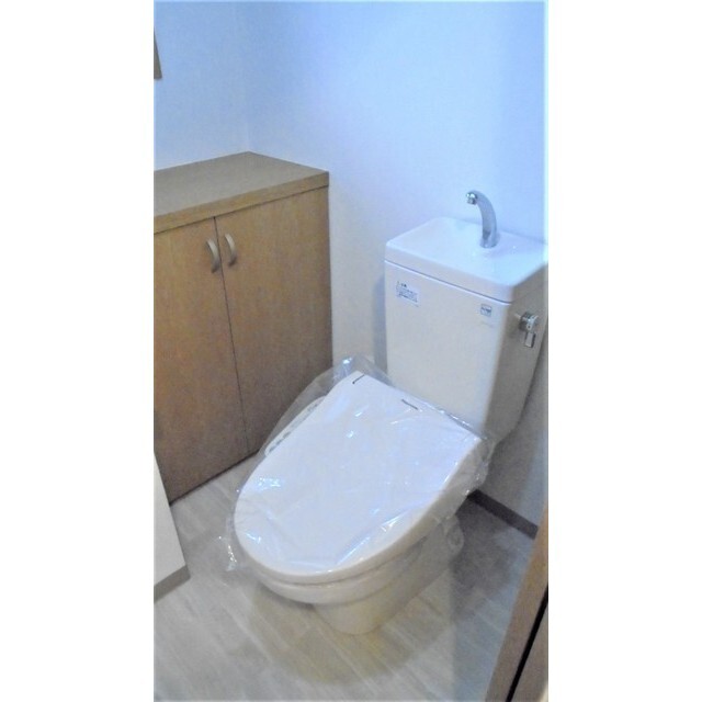 トイレ　シャワー機能付便座（２３０２）