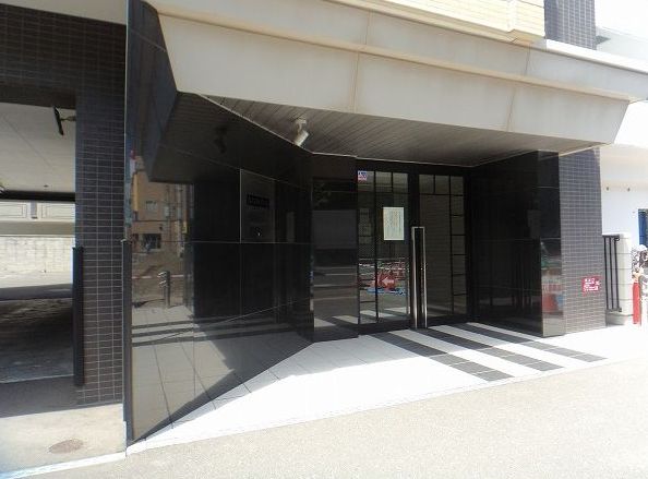 その他　マンション入り口です☆