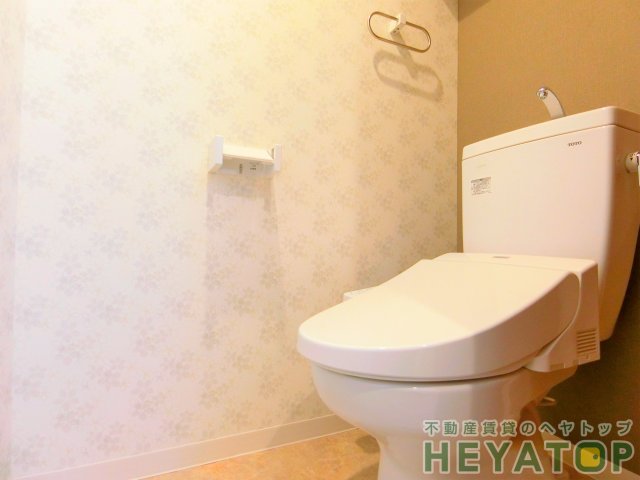 トイレ　温水洗浄便座（同仕様写真）