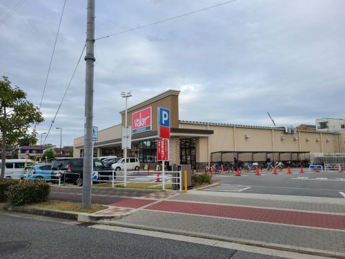 スーパー　スーパーマーケットバロー 淡路店（スーパー）まで689m