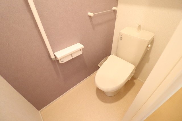 トイレ　温水洗浄便座