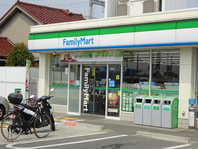 コンビニ　ファミリーマート曙川東一丁目店（コンビニ）まで814m