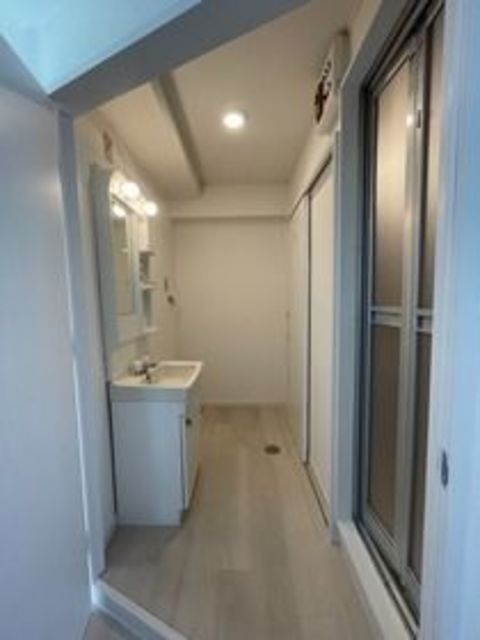 洗面設備　※写真は同タイプの別のお部屋になります。